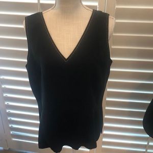 Dana Buchman silk black top w white stitching Nice